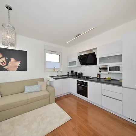 Mm Luxury Diamond & Silver