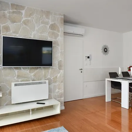 Mm Luxury Diamond & Silver * Zadar