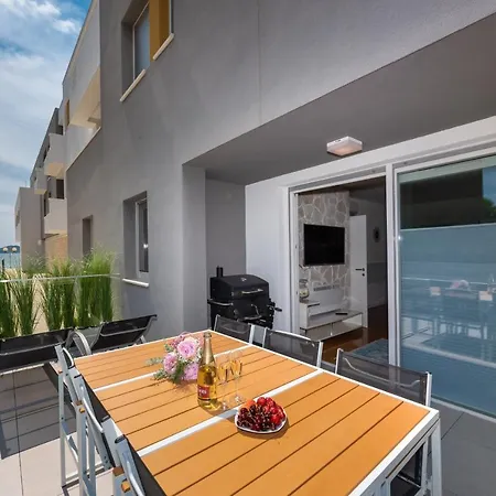 Mm Luxury Diamond & Silver