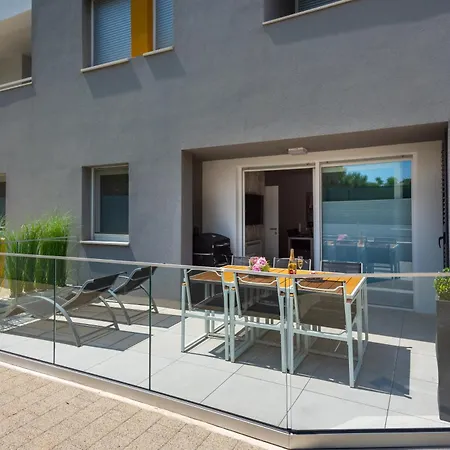 Mm Luxury Diamond & Silver Apartament *