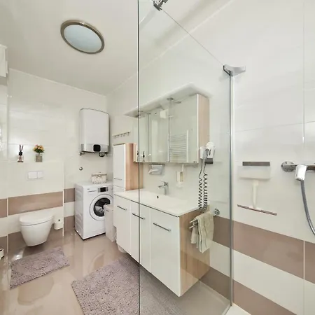 Apartment Mm Luxury Diamond & Silver