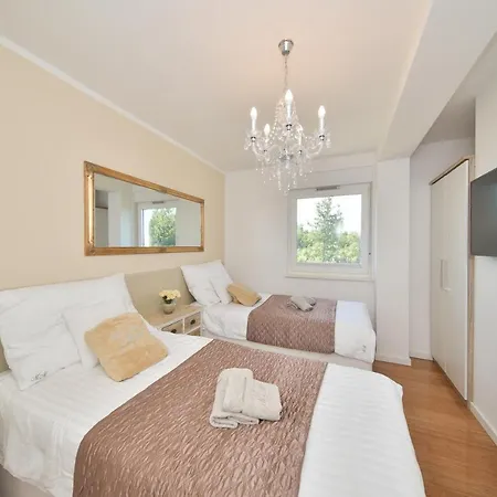 Apartment Mm Luxury Diamond & Silver *