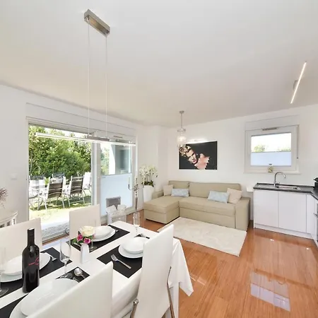 Mm Luxury Diamond & Silver